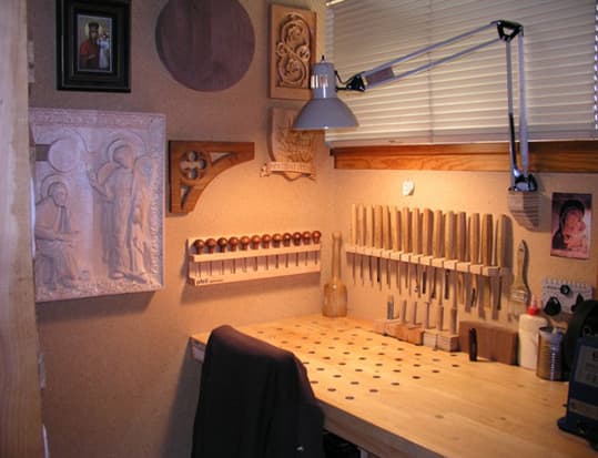 A bench for relief carving requires little space.
