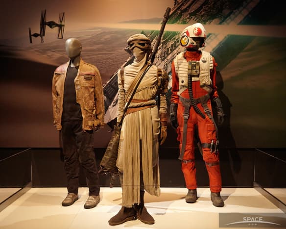 More photos for inspiration: New York Museum Exhibit Honoring Star Wars 