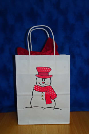 Snowman gift bag with polk-dot patterned paper