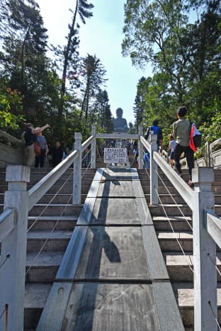 The very challenging steps leading to the Big Buddha.