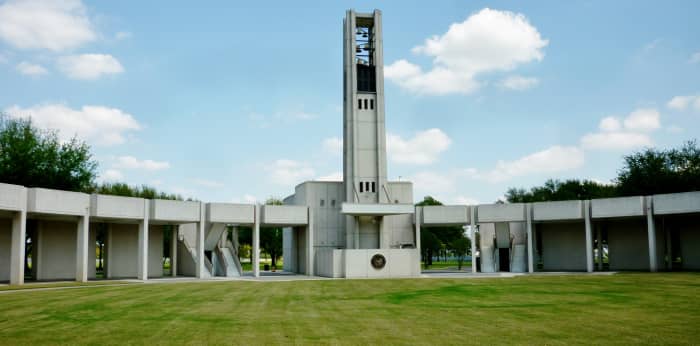 Inside partial view of Hemicycle monument at Houston National Cemetery from bottom level