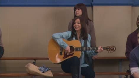 Different methods were used to hide the pregnancies of Alyson Hannigan and Cobie Smulders. This included playing a guitar, hiding behind a basketball rack, and using big purses.