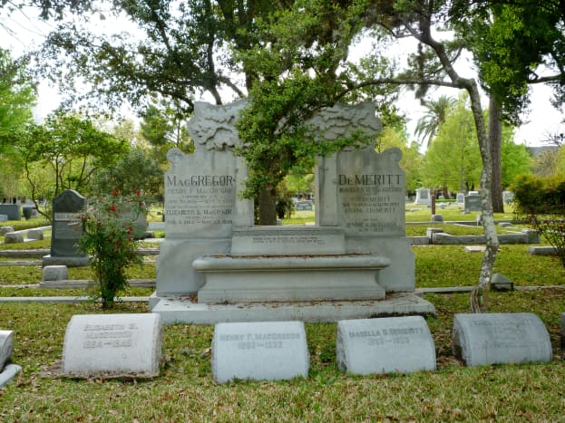 MacGregor and DeMeritt  monuments in the cemetery 