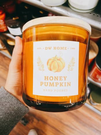 A honey pumpkin scented candle