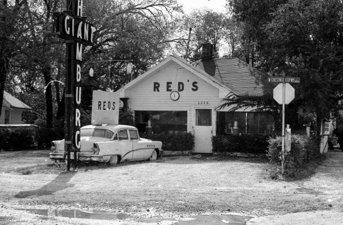 Red's Giant Hamburg, America's first drive-through hamburger place.