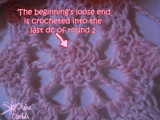 The beginning's loose end is crocheted into the last dc of the first round.