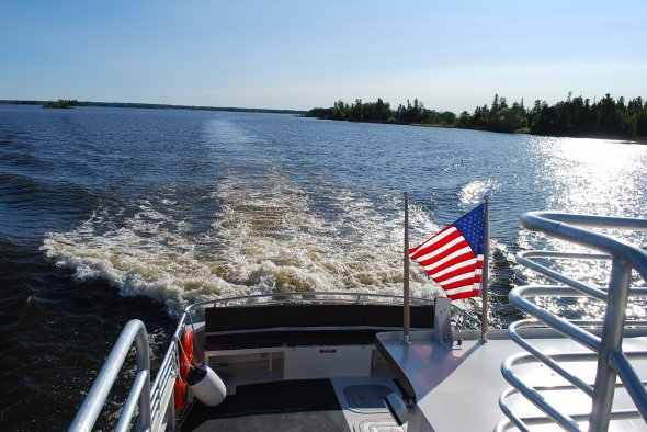 The Voyageur is underway, heading north from the Rainy Lake Visitor Center