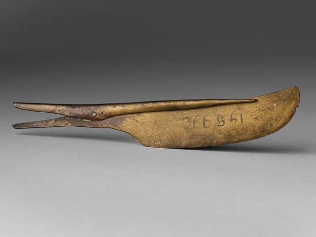 Hair iron of Ancient Egypt in the Bronze Age.