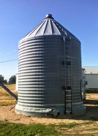 Building a Grain Bin--Installing Anchor Bolts, Applying Sealant (With ...