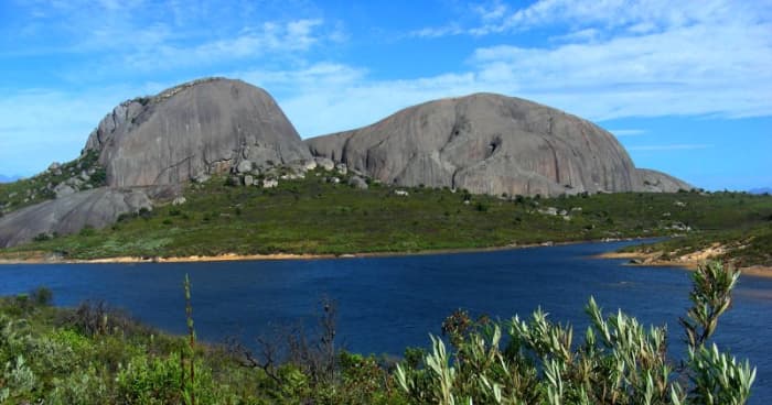 View across Nantesdam towards Paarl Rock. Gordon&rsquo;s Rock is on the left and Bretagne Rock to the right.