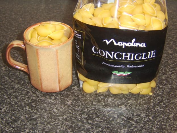 A single portion of conchiglie pasta