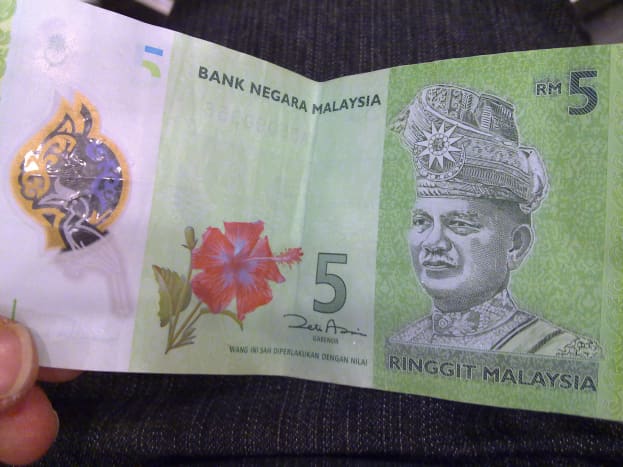 Malaysian RM5 (USD $1.44 ), you could buy a Chicken Burger and an Egg burger for 2 persons