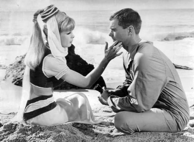 I Dream of Jeannie - Jeannie and Captain Anthony Nelson meet.