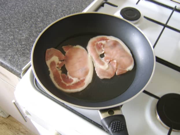 Frying middle bacon