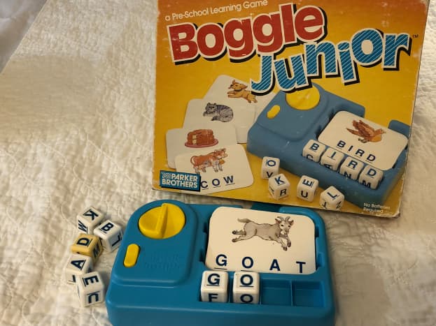 I've had this vintage 1986 Boggle Jr. since the early 90s. I use it a lot because the newer version doesn't have a timer. 