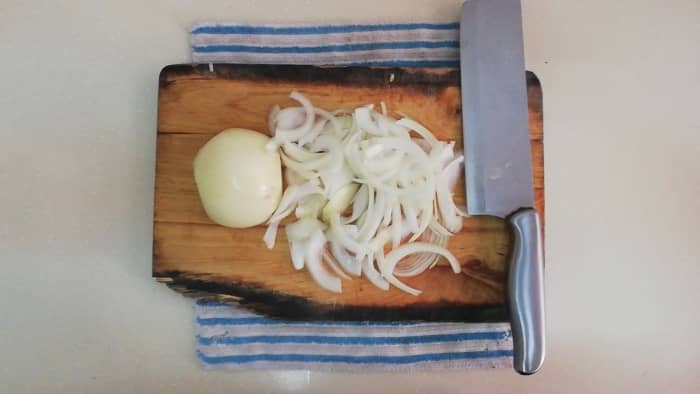 How the onions should look for the topping of the burger