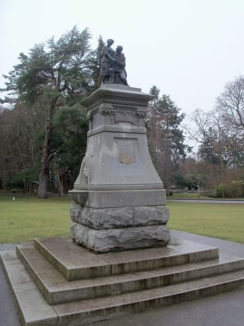 A statue of Scottish national poet Robert Burns in Beacon Hill Park