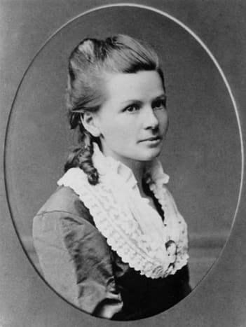 This picture shows Bertha Benz around 1870.