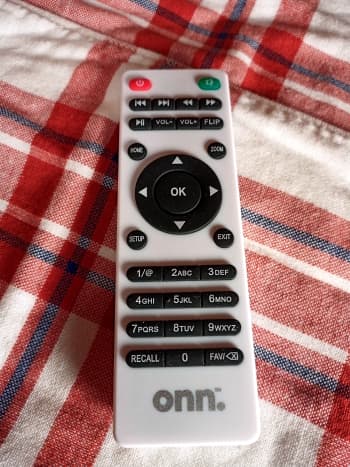 Review of the Onn 720p HD Projector - 88