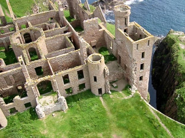 Slains Castle ruins, with the octagonal room visible