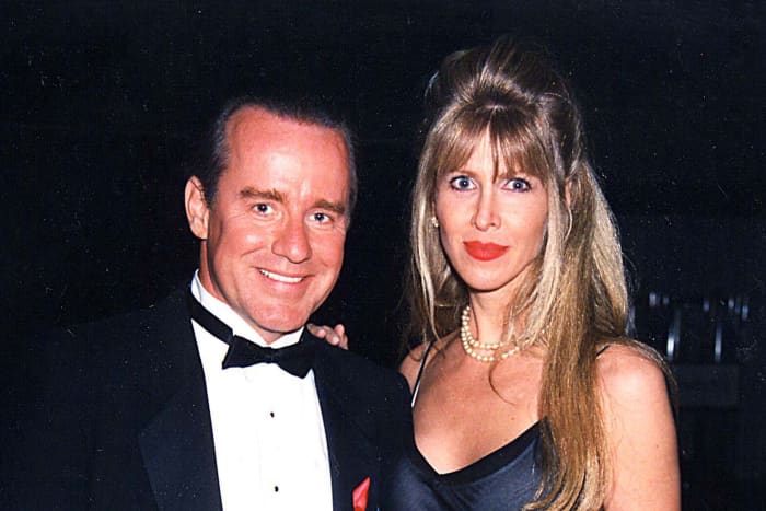 Phil Hartman was murdered by his wife