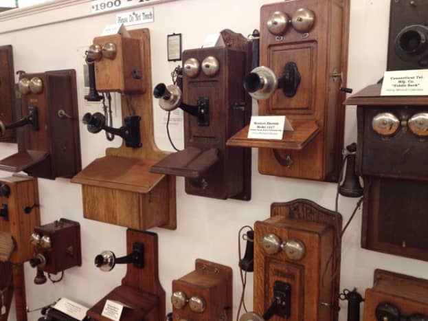 There are over 1000 artifacts in this museum. There are phones from 1878 to 2000 and many other artifacts representing telecommunications.