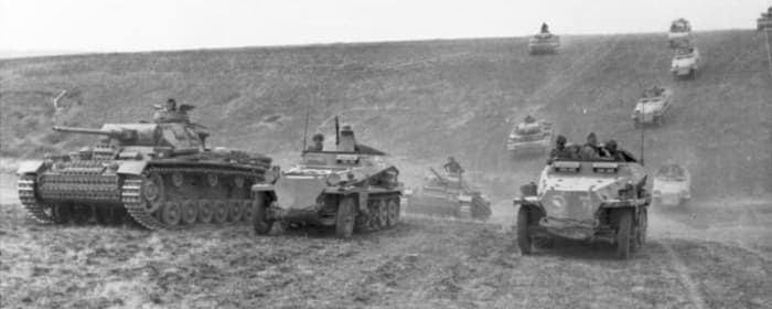 The classic characteristic of what is commonly known as &quot;blitzkrieg&quot; is a highly mobile form of infantry and armour, working in combined arms. France failed to grasp the concept during the battle for France 1940.