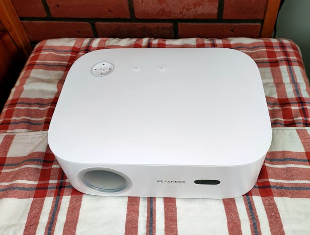 review-of-the-vankyo-performance-v700w-projector
