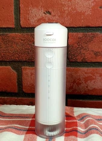 review-of-the-soocas-w1-white-cordless-portable-water-flosser