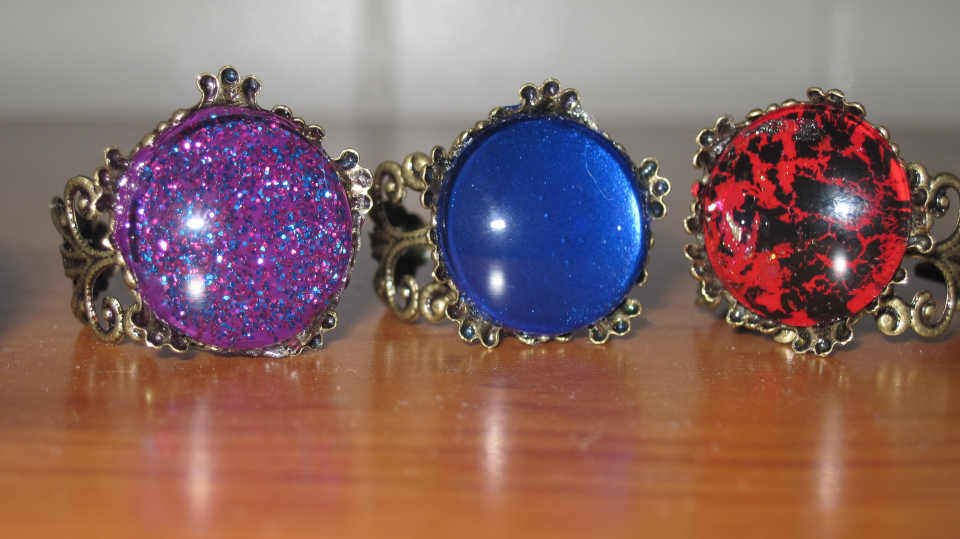 How to Make Nail Polish Jewelry