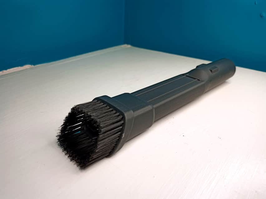 Review of the Roomie Tec Cordless Stick Vacuum Dengarden