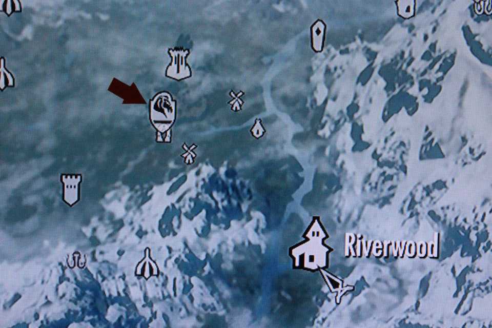 "Skyrim" Skill Training How to Train Light and Heavy Armor LevelSkip