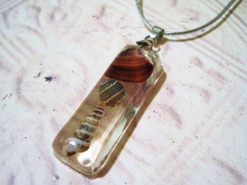 How to Make Resin Seashell Jewelry