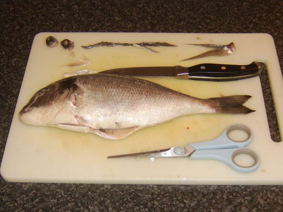 How to Cook Sea Bream (With Recipes) Delishably