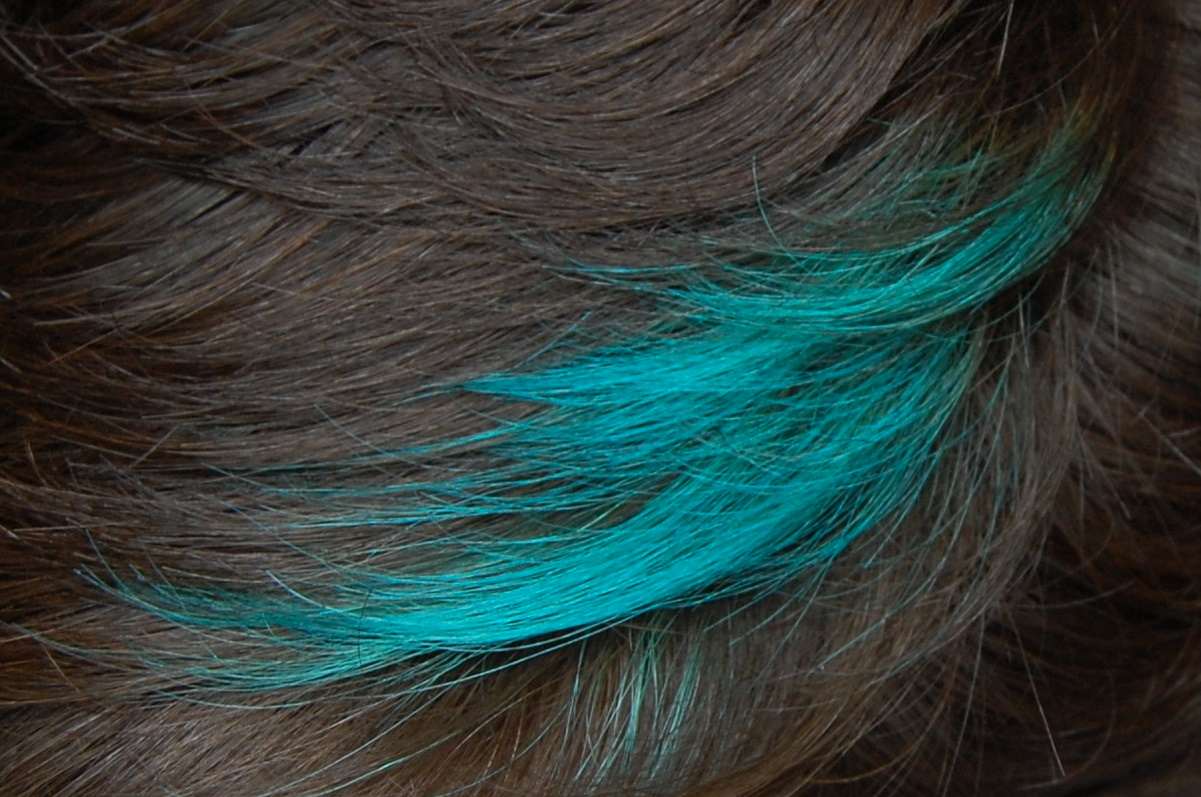 How to Highlight and Colour Your Hair at Home Using Foils Bellatory