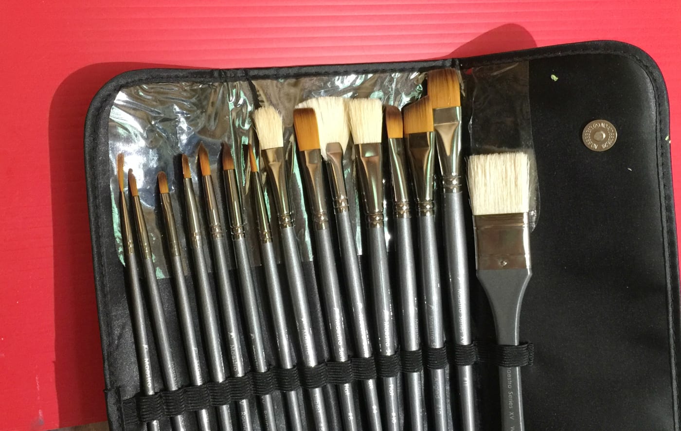 Guide to Choosing the Best Paint Brushes for Acrylics and Oils