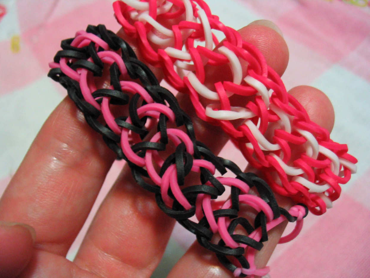 How to Make Rubber Band Bracelets Without the Loom!