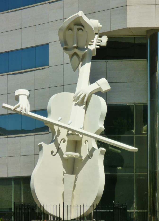 Viewing the Fantastic Artist Sculptures and Sculptural Art in Downtown