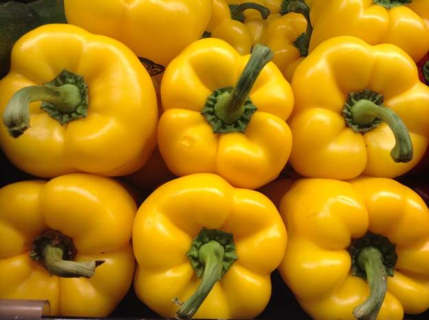 Bell Peppers Differences Between Green Yellow Orange And Red Delishably Food And Drink