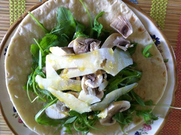 Piadena with Arugula Salad