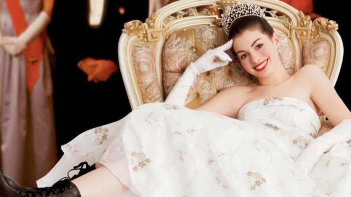 mia thermopolis red dress Mia Thermopolis' Top 10 Outfits From "The Princess Diaries" Movies