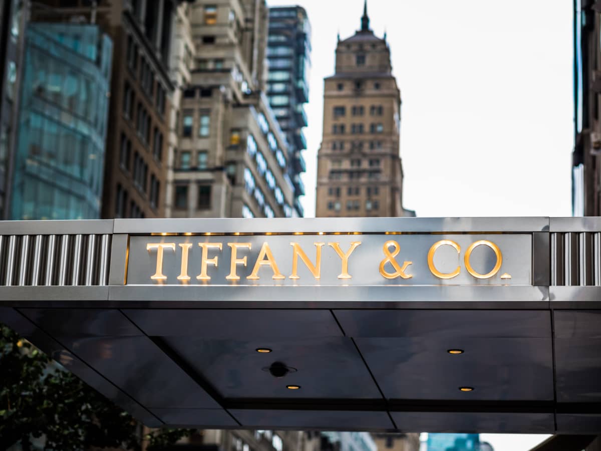 Fire breaks out at flagship Tiffany & Co store on New York's Fifth Avenue