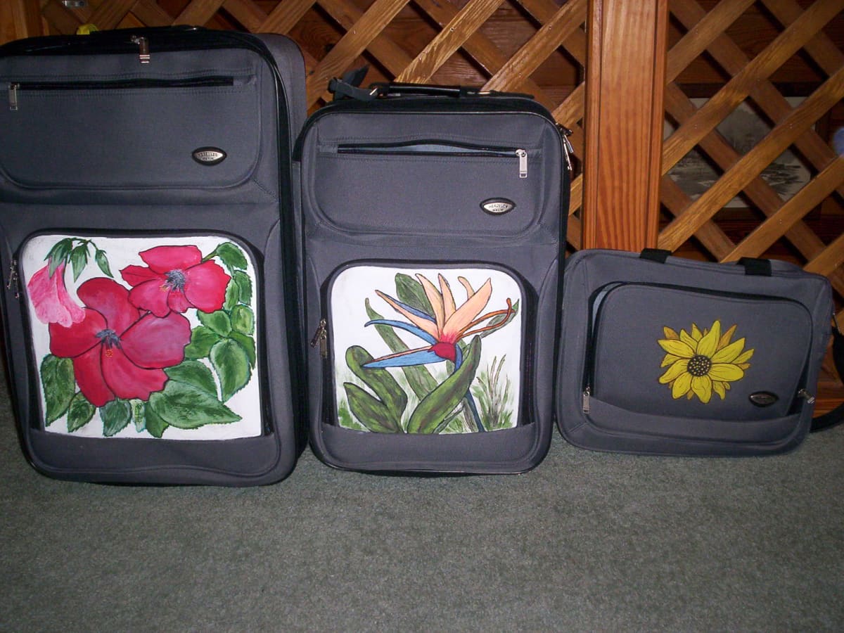 How to create Easy Painted Luggage