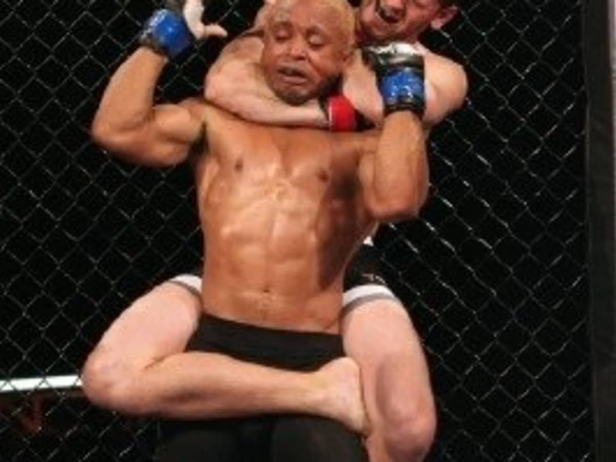 how-to-apply-the-rear-naked-choke-to-quickly-submit-ko-your-opponent.jpg