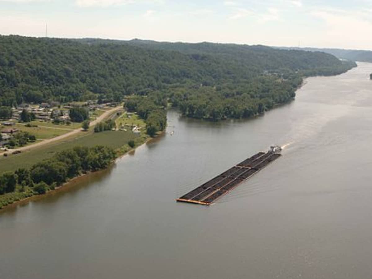 life-on-the-river-as-a-towboat-deckhand-toughnickel