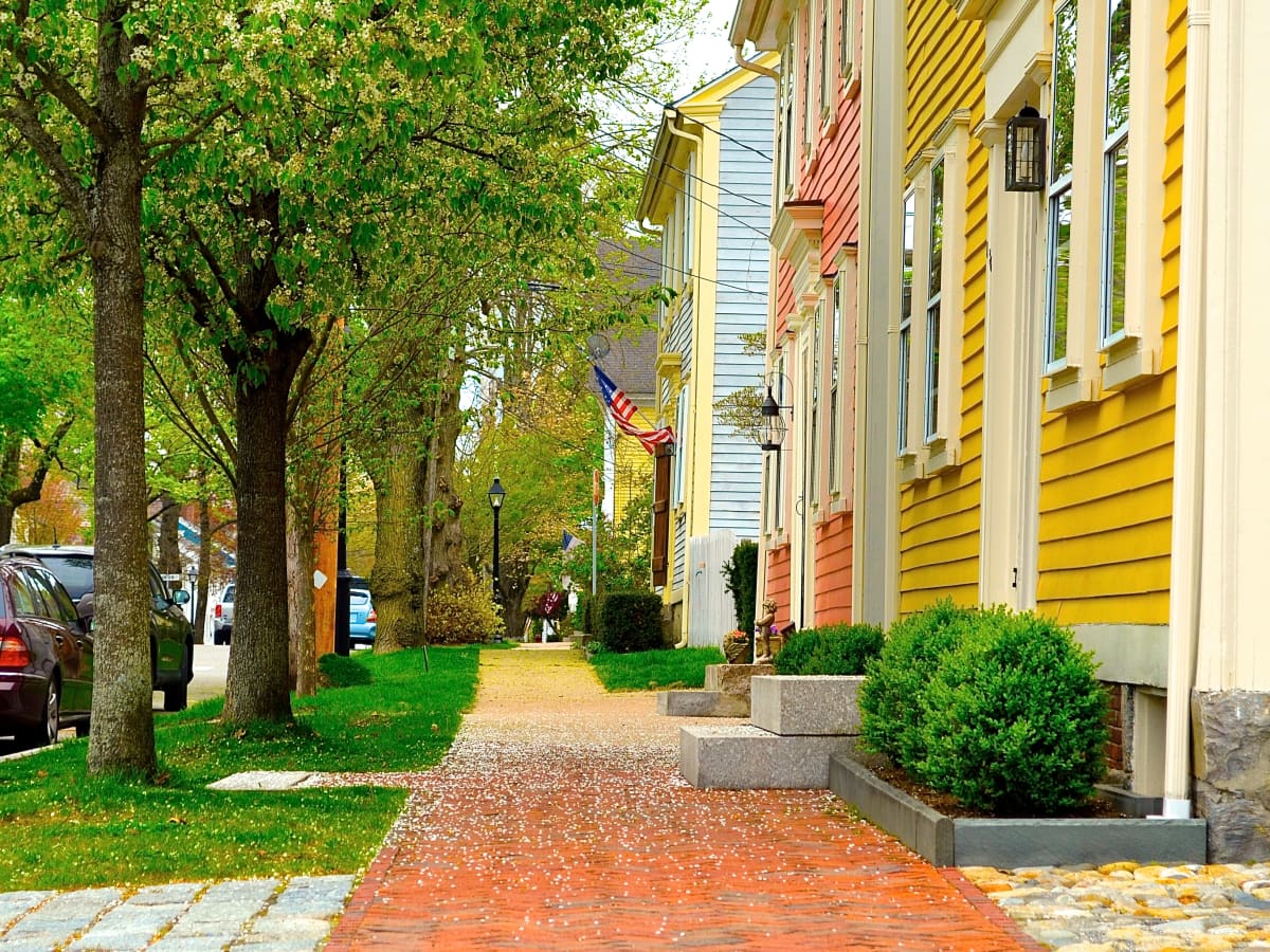 How does a good neoliberal buy a house? r/neoliberal