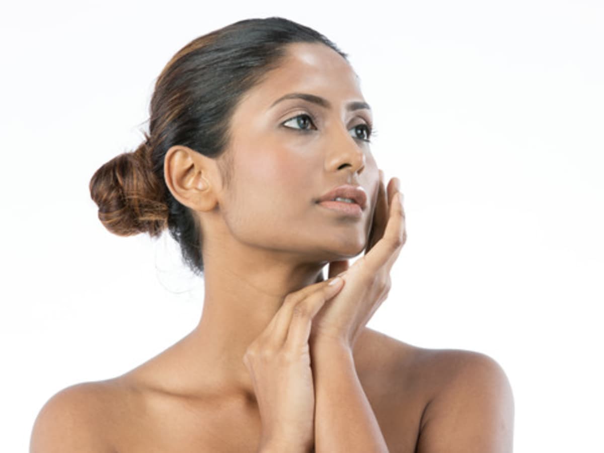 Brighten Your Skin With a Natural Gram Flour Facial Mask