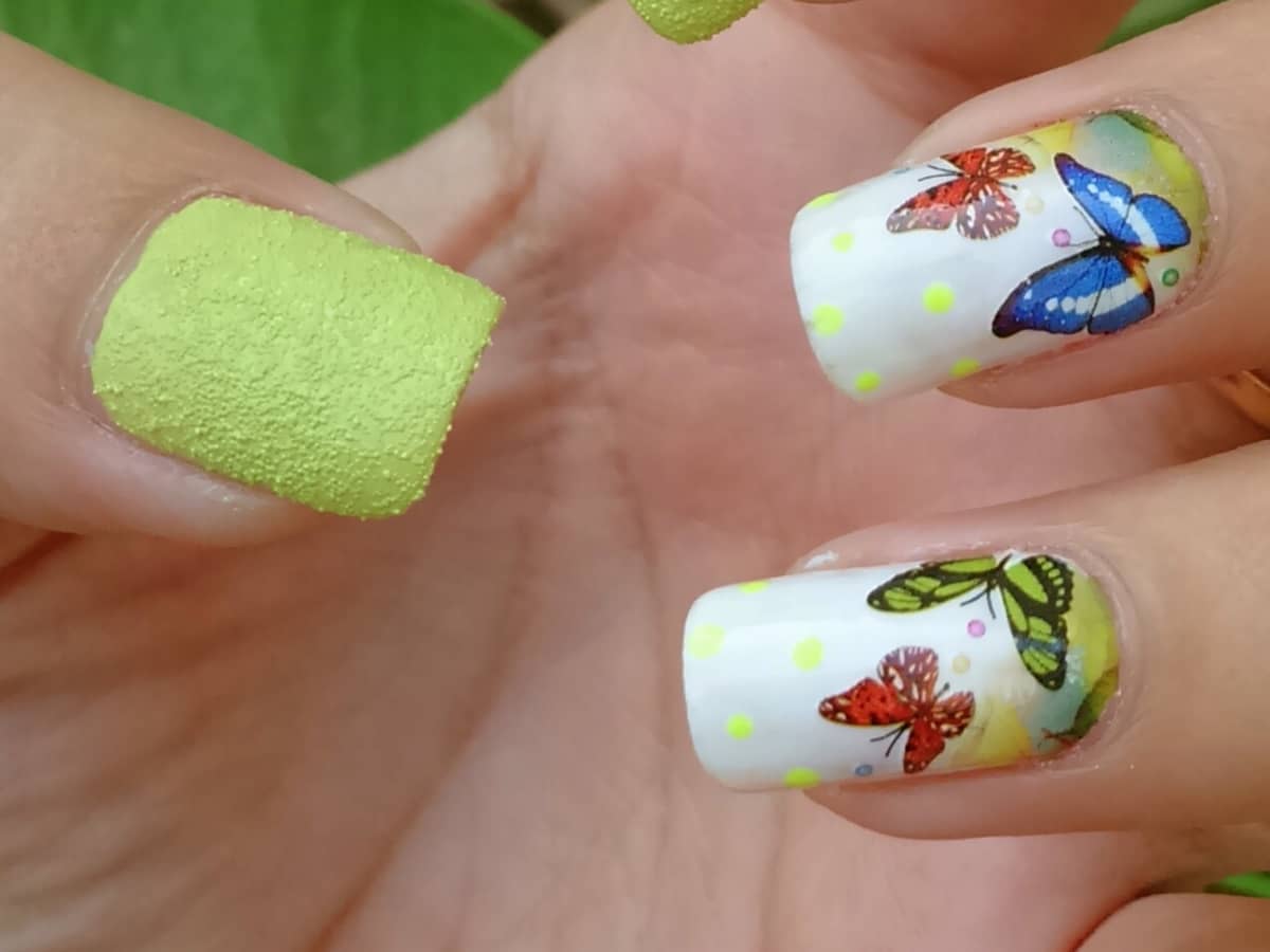 How To Apply Water Slide Decals For