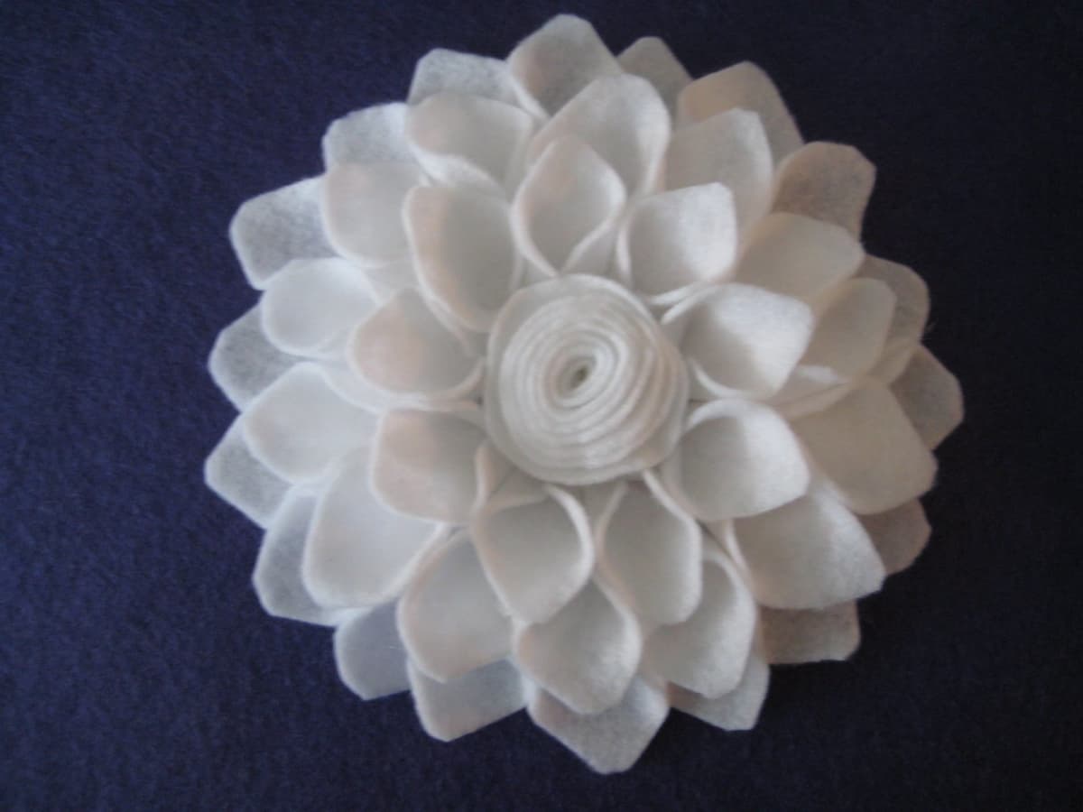 Beautiful Handmade Paper Roses Tutorial - FeltMagnet