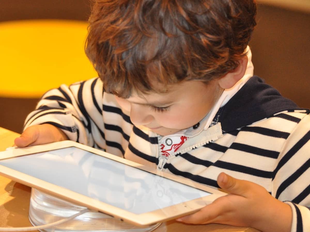 How to Prevent Overuse of Gadgets by Children - WeHaveKids